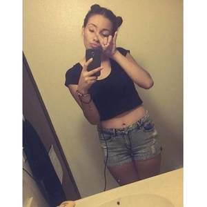 Meet your Posher, Moniquee